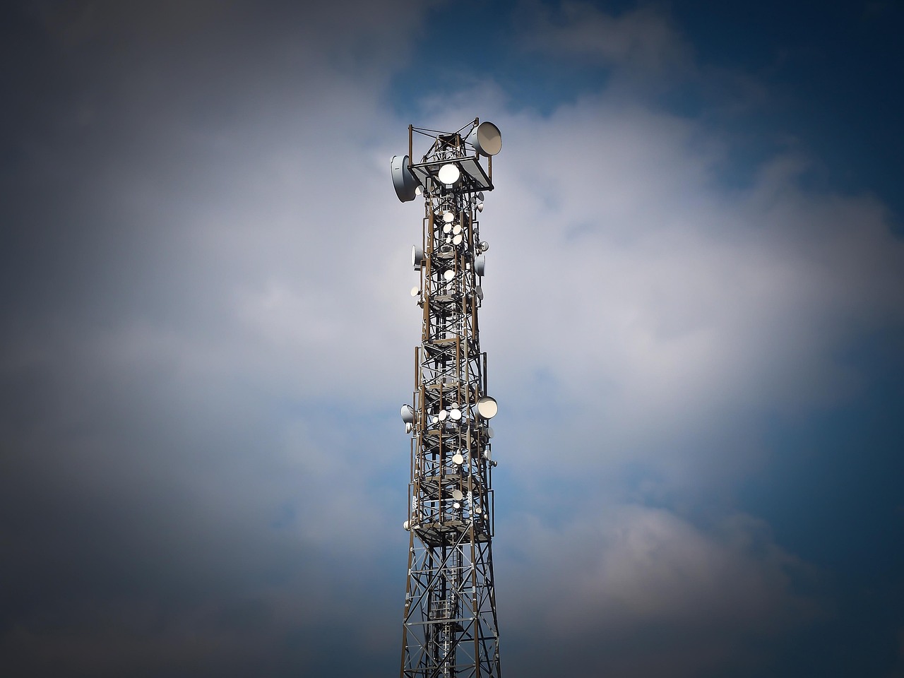 Antenne relais de télécommunication